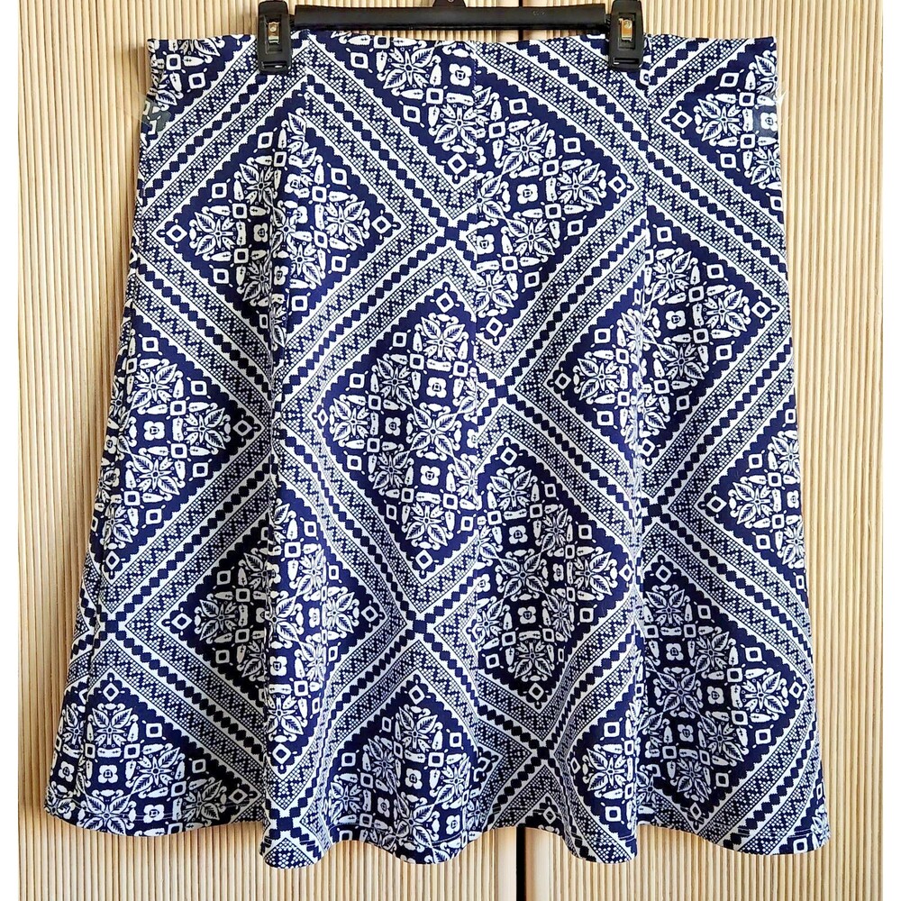 Faith and Joy LA Women's Skirt Size 3X Blue Floral Flattering Comfort